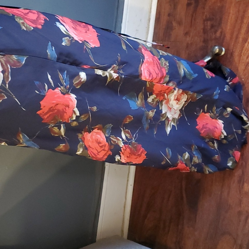 HP💕💕Lulu's  adventure seekers blue red floral maxi dress size M - Picture 5 of 14